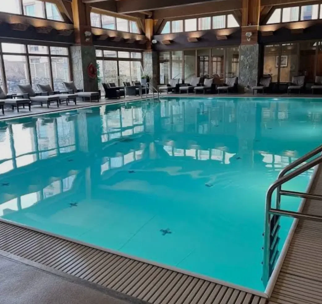 Resort exterior in Rama, Ontario